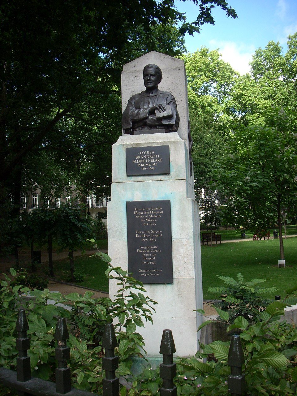 Louisa Aldrich-Blake's monument, London - 02.JPG